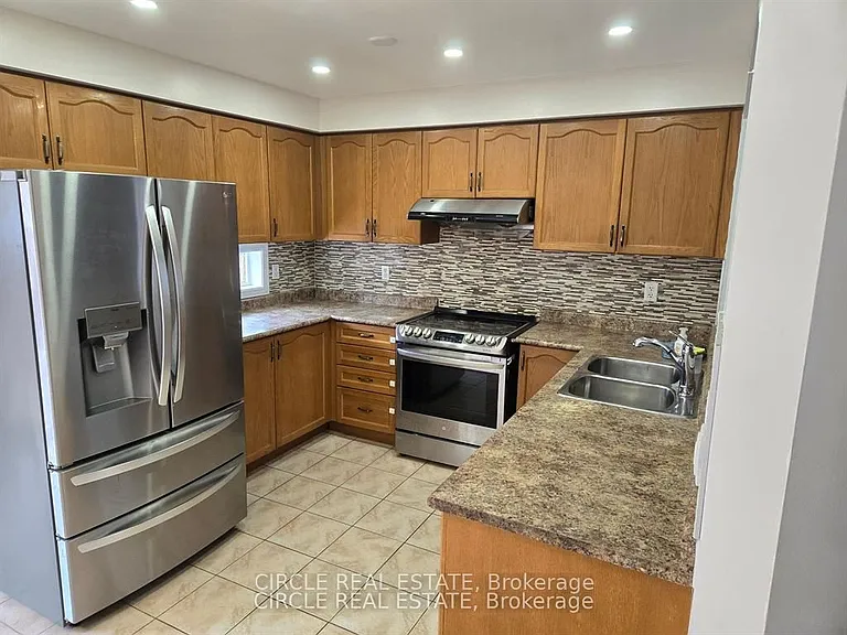 27 Belinda Dr — Photo 5