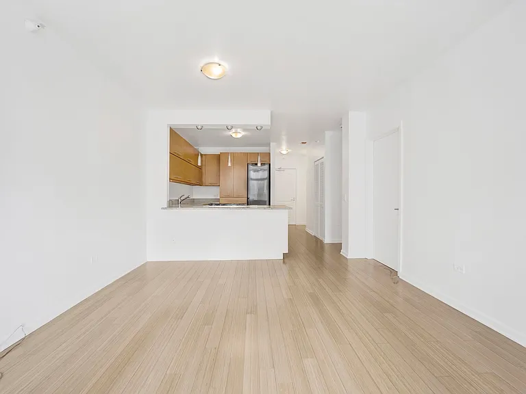 600 N Dearborn St #603 — Photo 3