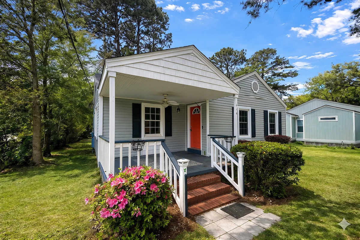 Building Photo - 414 Meritta Ave