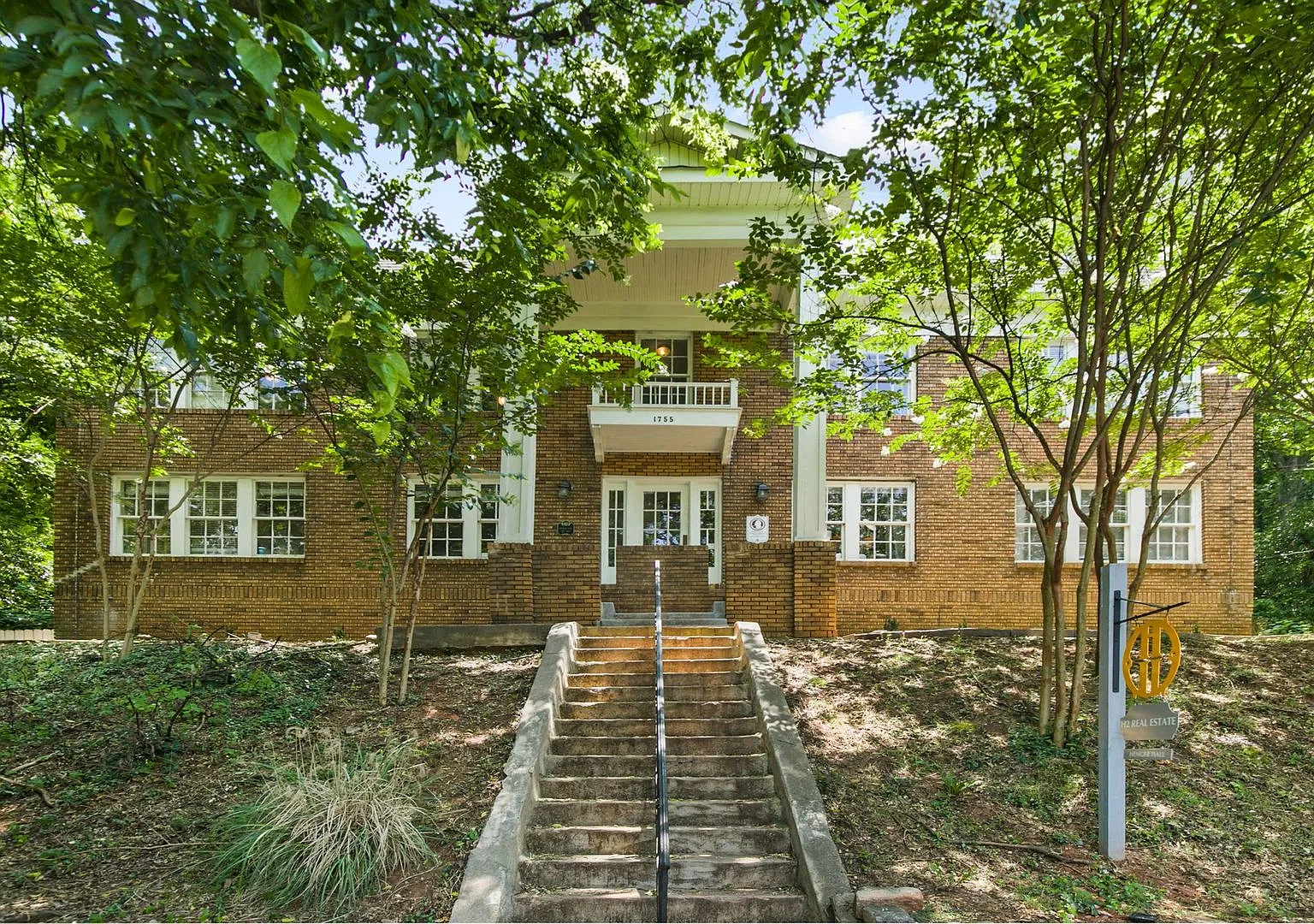 Henger Hall — Photo 1