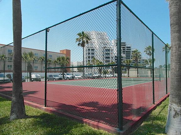 4th image of 900 Padre Blvd #201