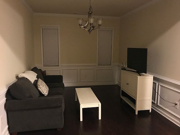 5th image of 70 Heathwood Dr