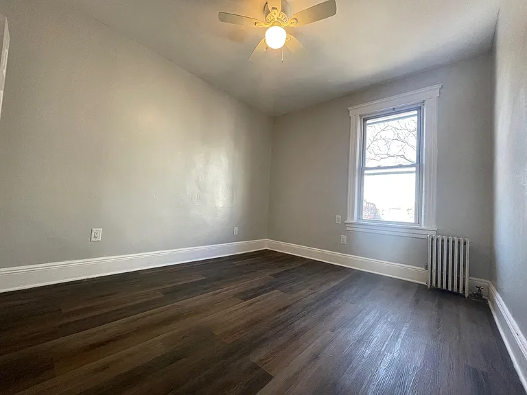 101 Romaine Ave #A — Photo 9