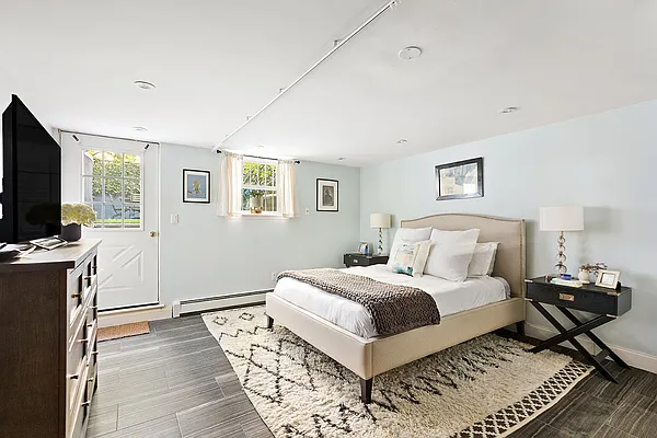 Sold by Compass | media 19