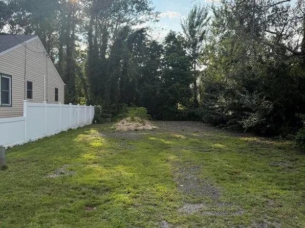 16 Tudor Avenue, Pine Beach, NJ 08741