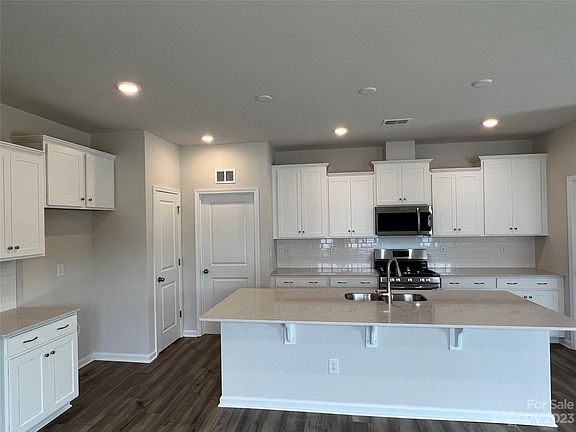 3rd image of 18010 Stark Way #61