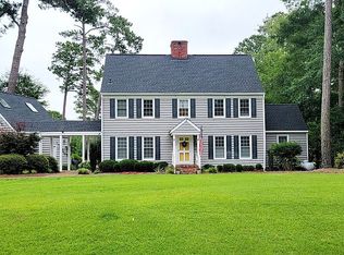 215 Fairway Dr, Washington, NC 27889