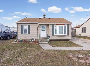 19217 Birmingham St, Roseville, MI