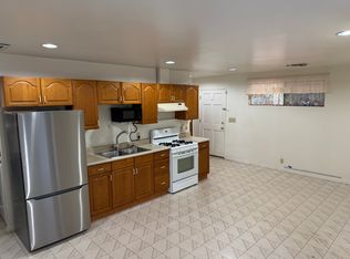 10201 Oak Park Ave, Northridge, CA 91325