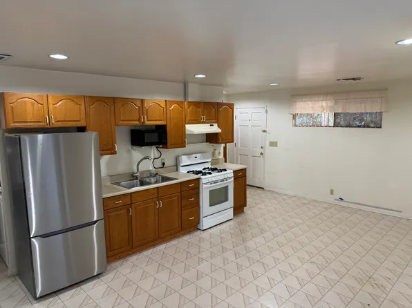 10201 Oak Park Ave, Northridge, CA 91325