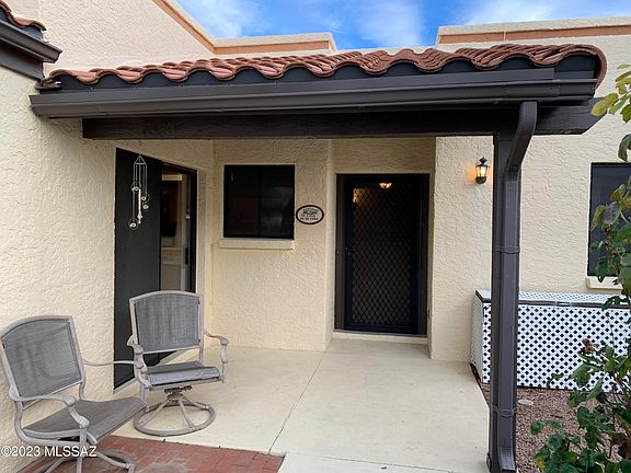 2nd image of 1032 N Paseo Iris