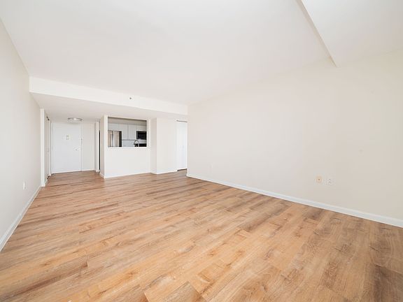 5th image of 75-25 153rd St Suite 905
