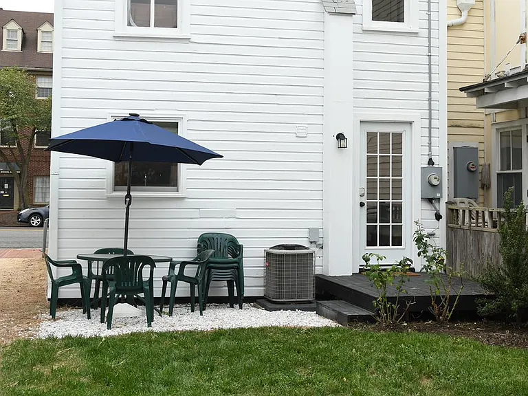 616 S Washington St — Photo 16