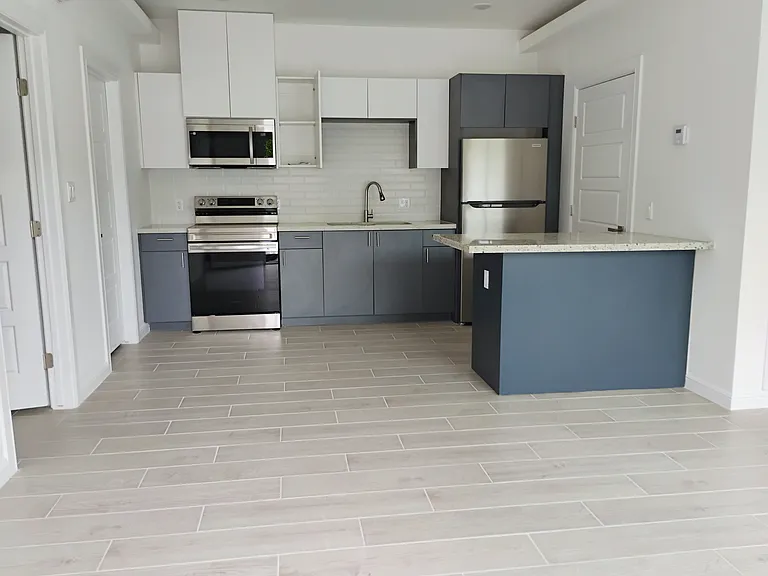 901 Yuma Ave #403 — Photo 9