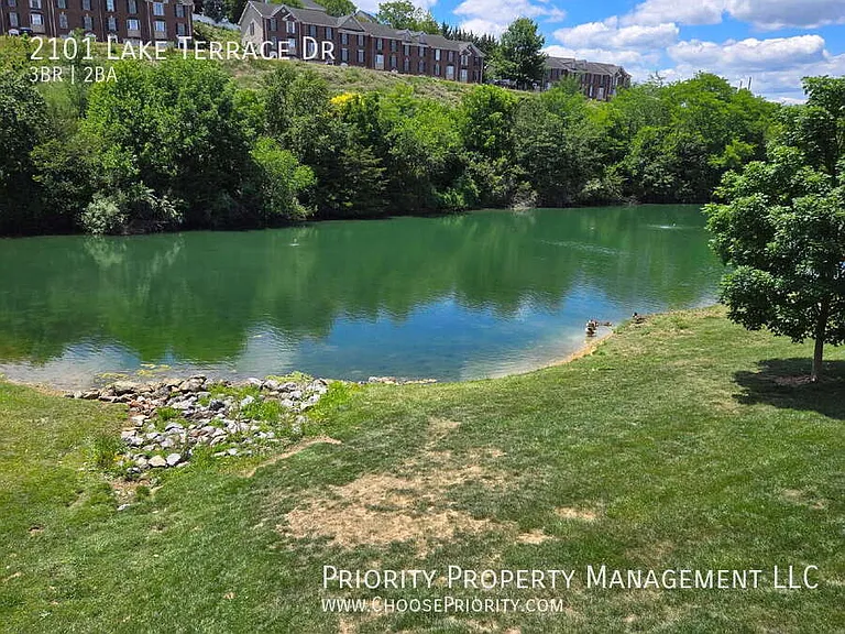 2101 Lake Terrace Dr — Photo 13