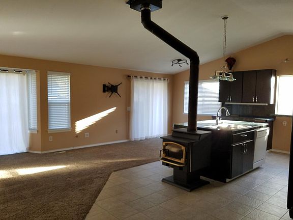 4th image of 6109 54th Dr NE