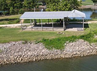 698 Gumdale Cv, Decaturville, TN 38329