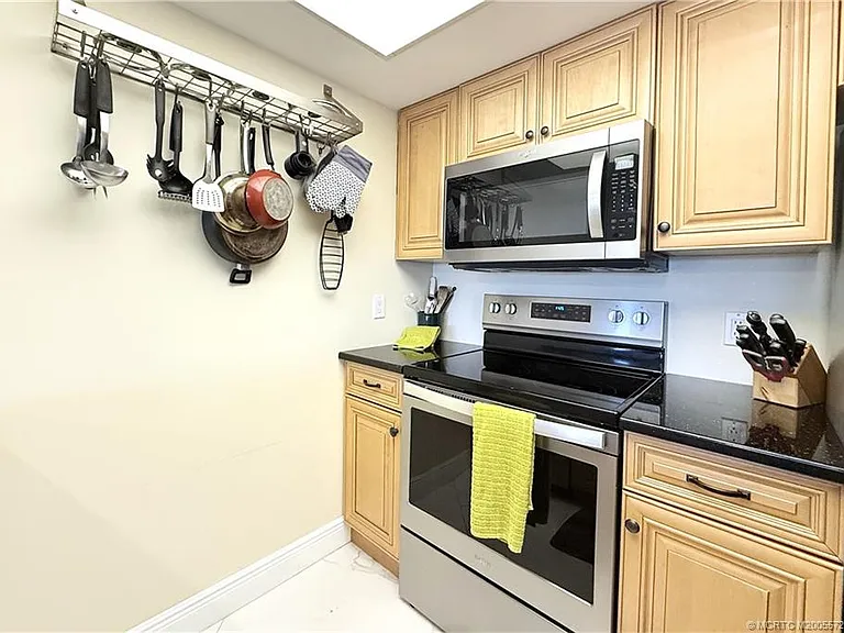 40 NE Plantation Rd #304 — Photo 9