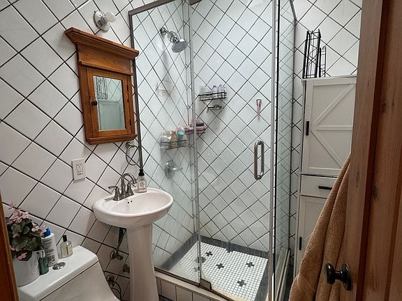 4th image of 87 E 4th St APT 5A