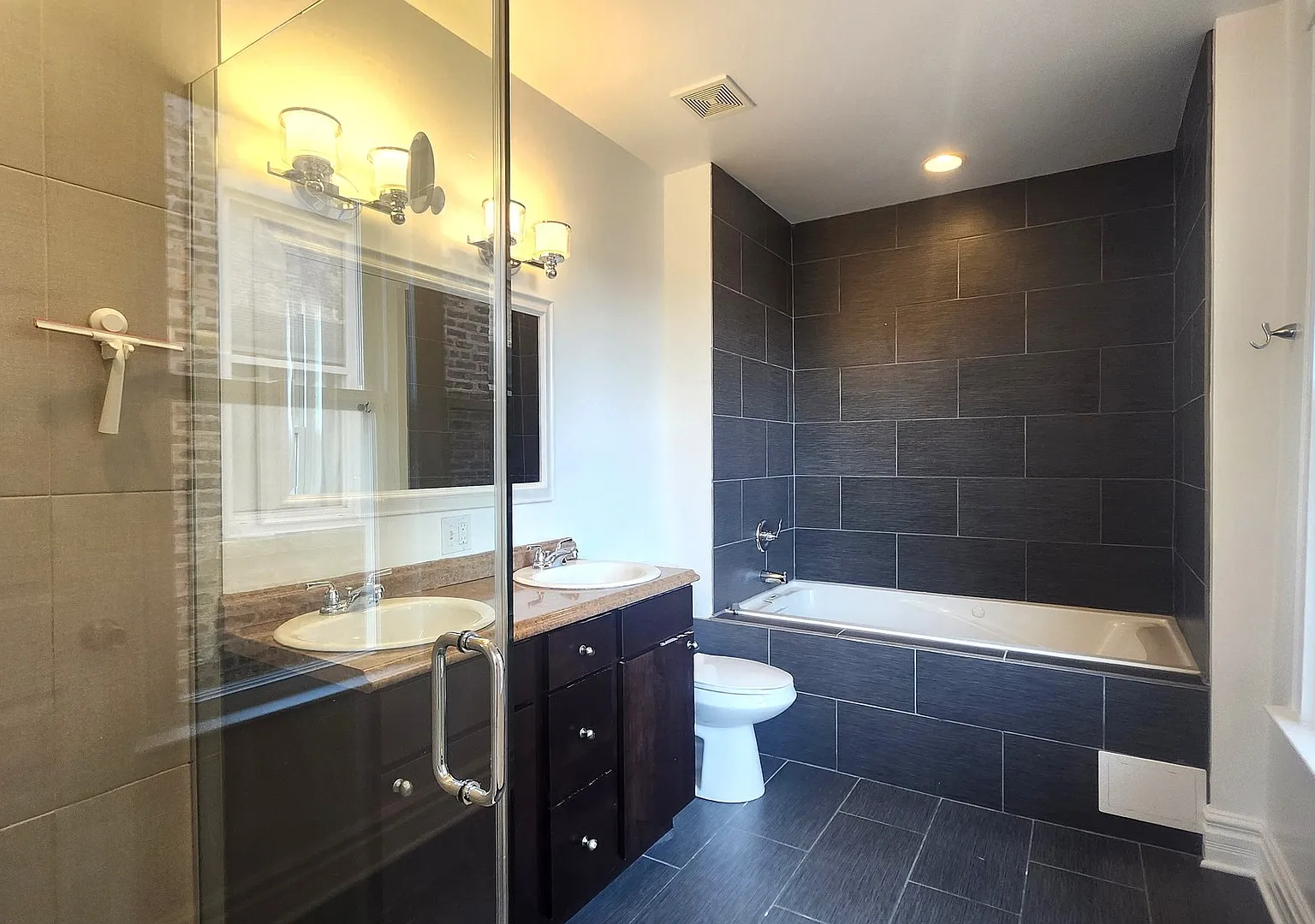 3 bed, 1400 sqft, $3,800 — Photo 4