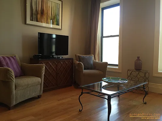 Rented by aptsandlofts.com | media 14