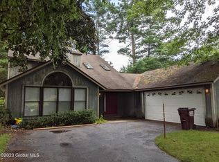 71 Meadow Rue Pl, Malta, NY 12020