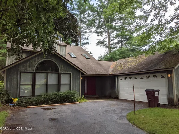 71 Meadow Rue Place, Malta, NY 12020