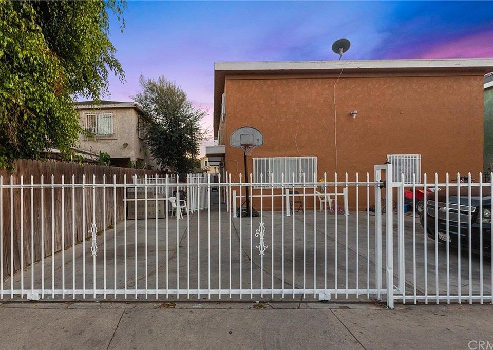 1st image of 2506 E 109th St