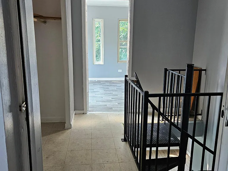 9258 S Parnell Ave — Photo 15