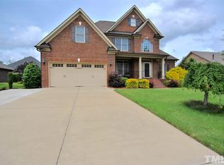 625 Sippihaw Oaks Dr, Fuquay Varina, NC 27526