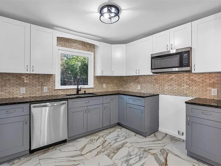 2142 Cloverdale Dr SE — Photo 41