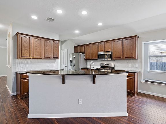 4th image of 124 Tarbox Brown Dr