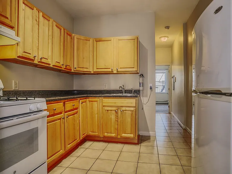 273 Webster Ave #3 — Photo 4