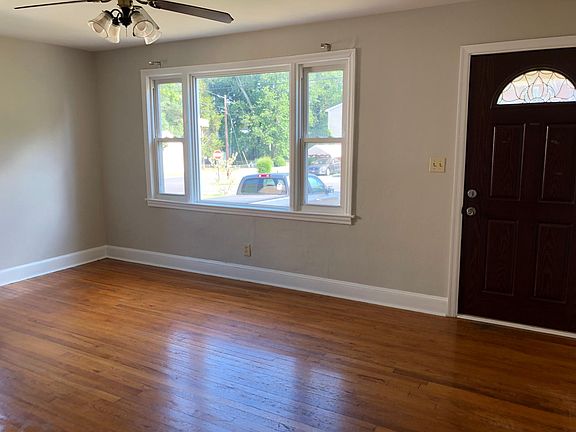 3rd image of 52 Clover Ave NE