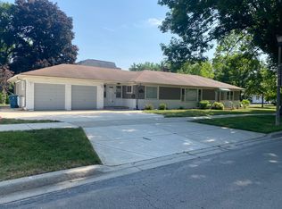 458 W Alexander Blvd, Elmhurst, IL 60126