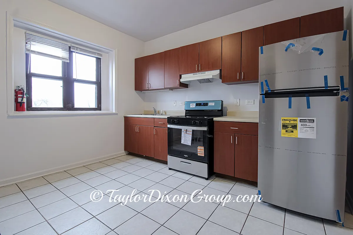 Building Photo - 4033 W Gladys Ave #3S