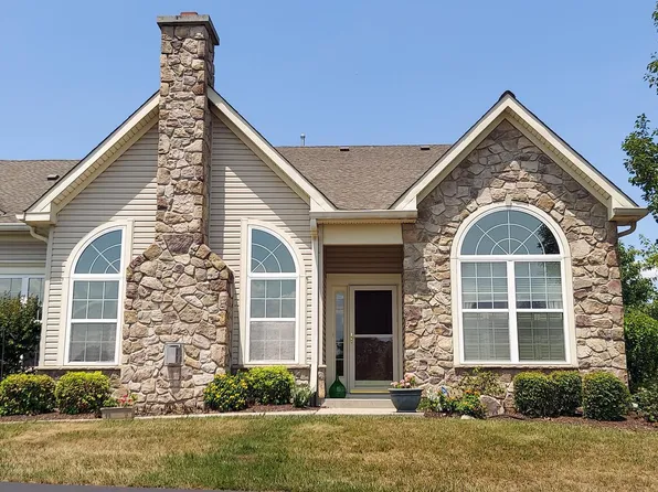 450 Pebble Beach Dr, Royersford, PA 19468