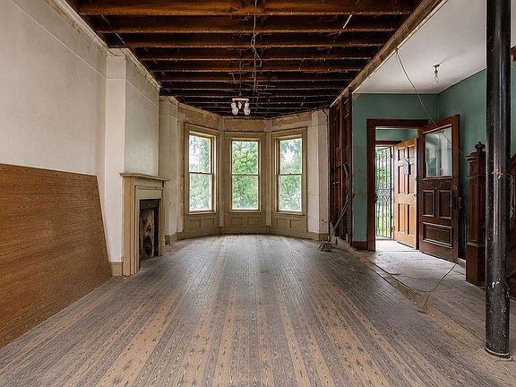 2nd image of 277 Winthrop St