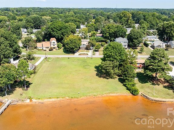 5th image of 455 Stutts Rd