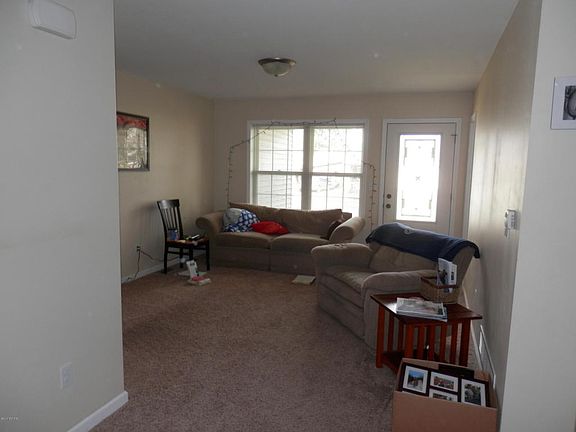 4th image of 111 Vinewood Ave #A