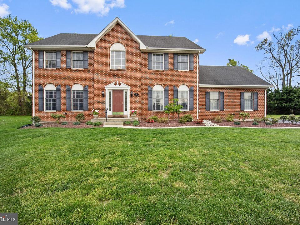 1st image of 212 Delilah Dr