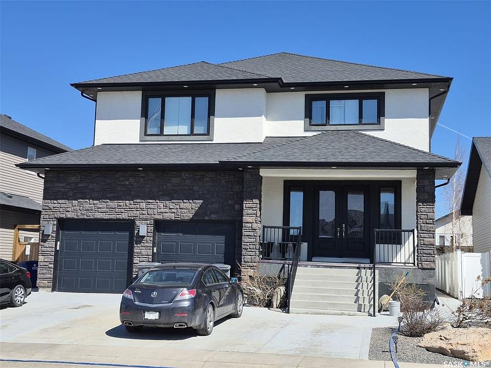 1st image of 319 Roy CRESCENT
