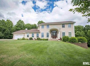 2103 University Dr, Muscatine, IA 52761
