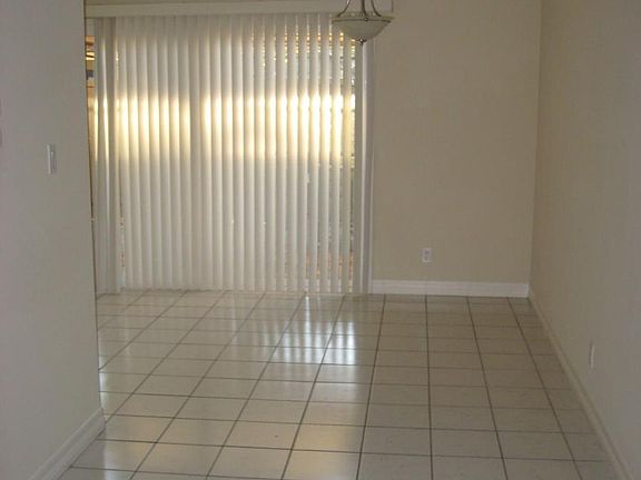 4th image of 2650 Oliver Dr