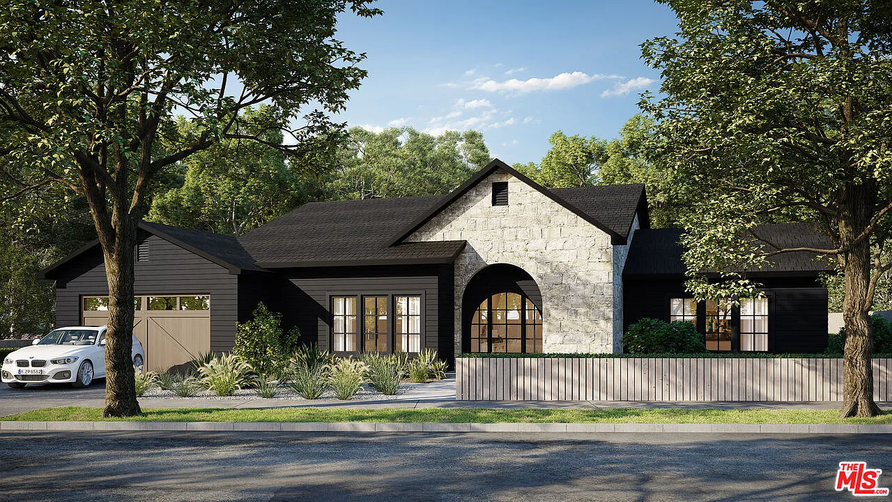 5 bed, 4.5 bath, 4177 sqft, $40,000 — Photo 1