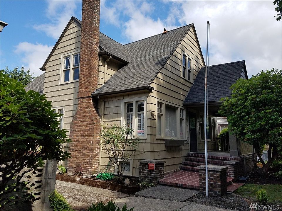 1st image of 107 I St SE