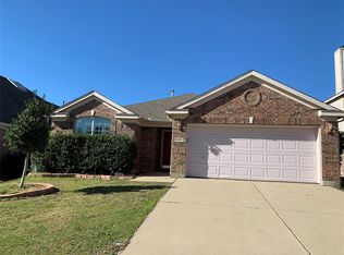 9905 Chadbourne Rd, Fort Worth, TX 76244