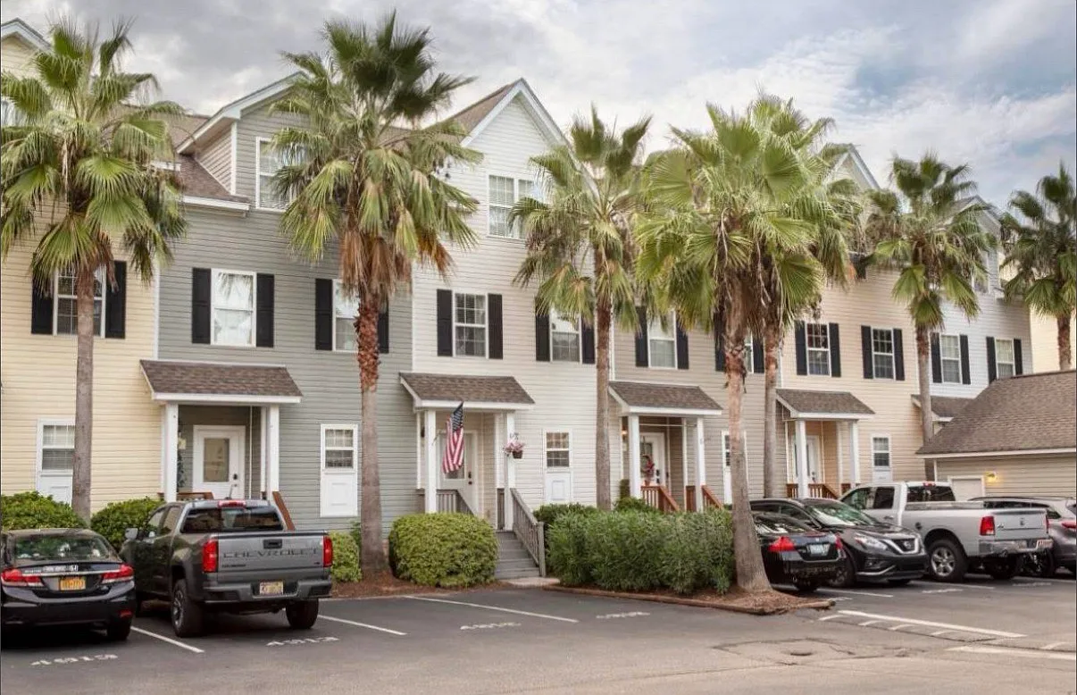 Lake Palmetto Ln, North Charleston — Photo 1