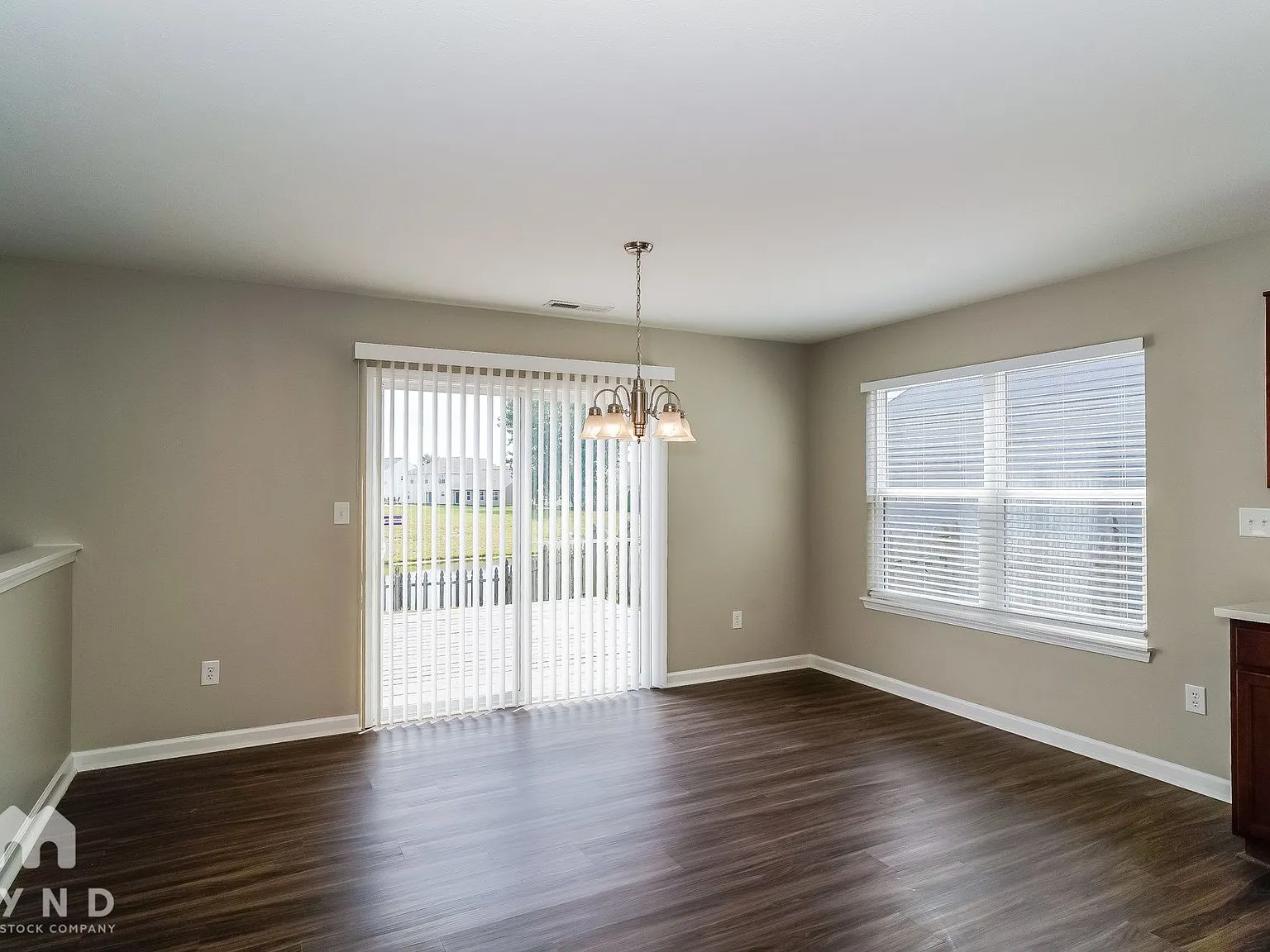 4 bed, 2.5 bath, 2288 sqft, $2,189 — Photo 3