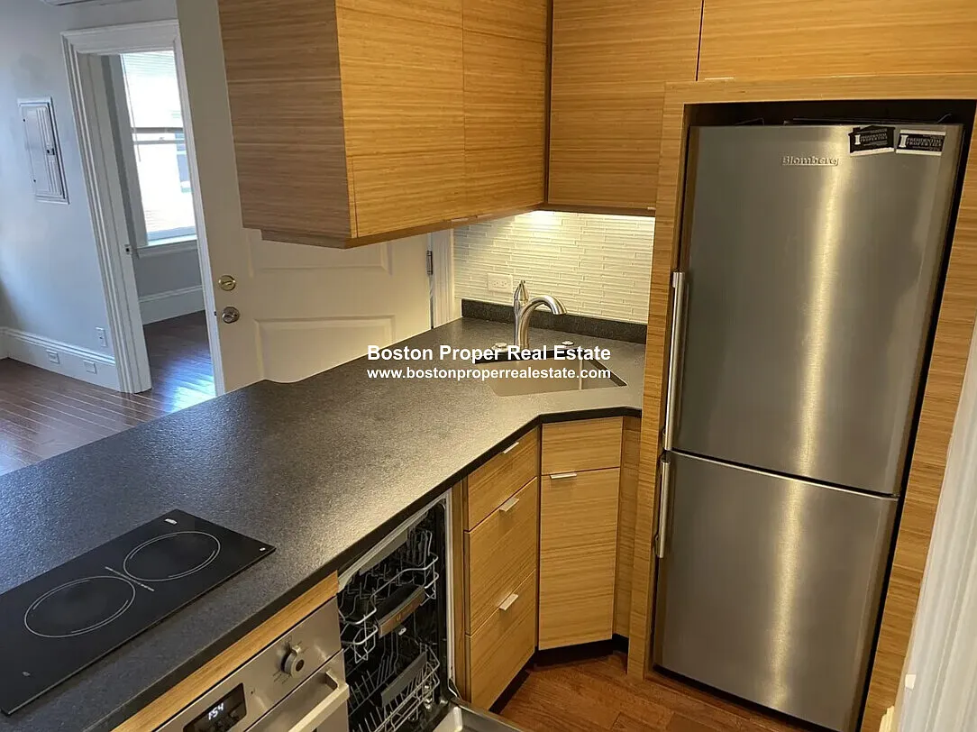 Building Photo - 98 Myrtle St #7